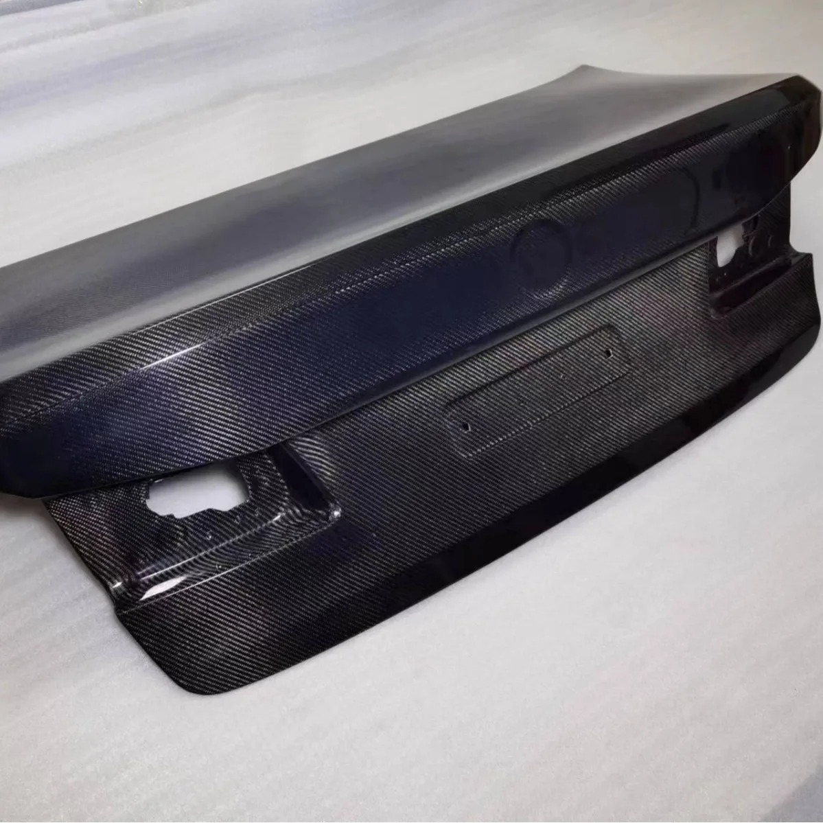 YX High Quality Dry Carbon Fiber Trunk Lid for  5 Series G30 G38 M5 F90 OEM Style Lightweight Upgrade Trunk Cover